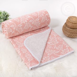 Кружева розовые одеяло-покрывало трикотаж